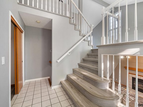 3rd image of 8208 S 67th Ct