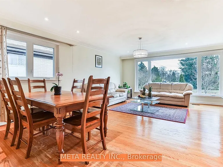 36 Dewlane Dr — Photo 2