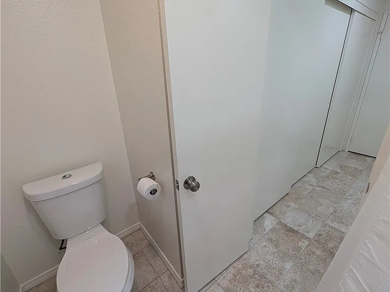 845 W Olive Ave #B — Photo 37