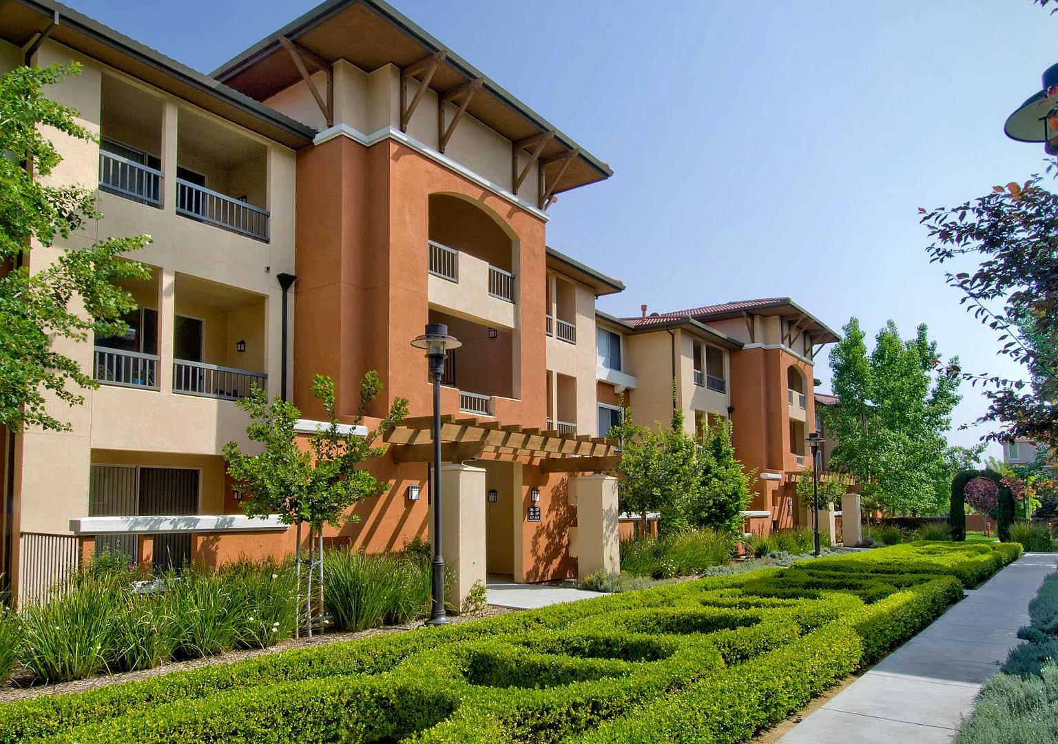 Estancia at Santa Clara — Photo 3