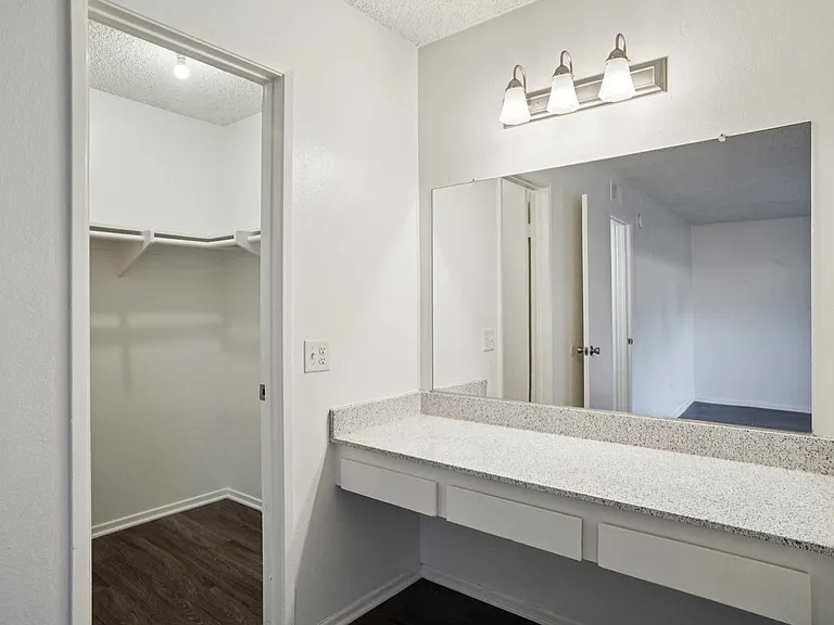 Belinda Apartment Homes — Photo 28