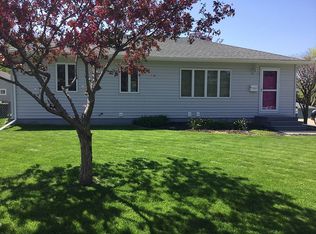 410 Beverly Hills St, Waterloo, IA 50701