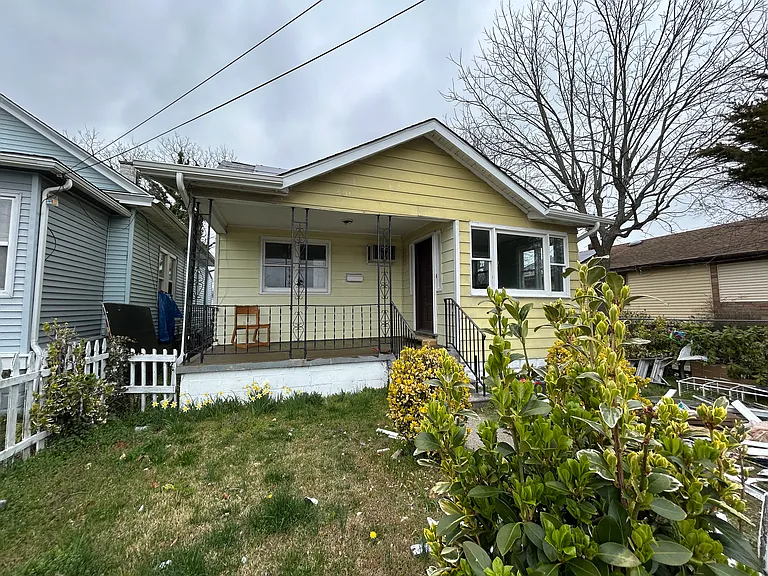 1405 Langston Ave — Photo 1