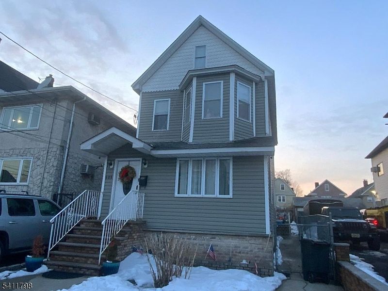 1st image of 608 Adams Ave