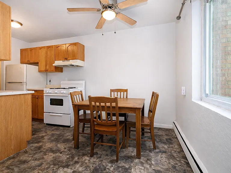 515 5th St SE #9 — Photo 3