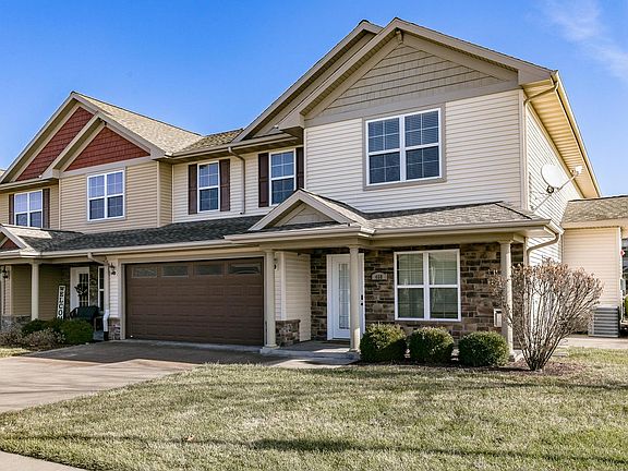 2nd image of 460 Cambria Dr