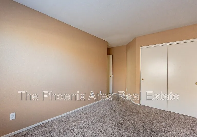 1261 N Balboa Dr — Photo 20