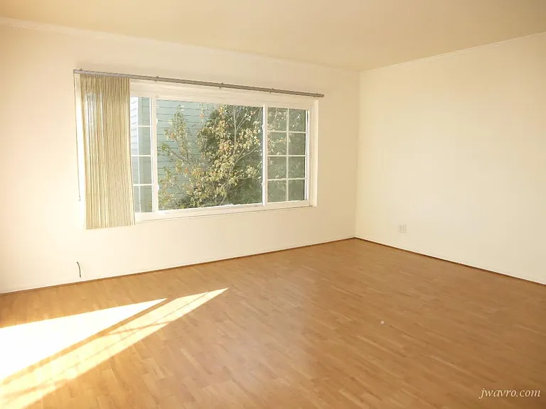 2261 Sacramento St #106 — Photo 2