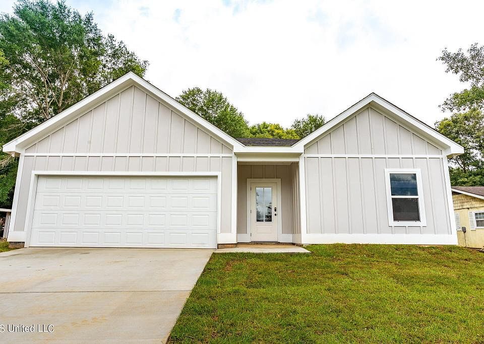 1st image of 88160 Golf Club Dr