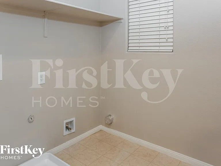 8309 Cavaricci Ave — Photo 12