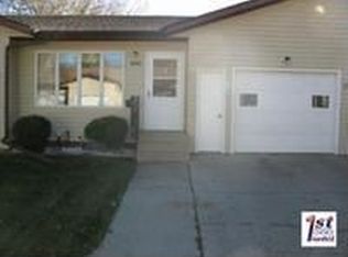 2943 Manitoba Ln, Bismarck, ND 58503