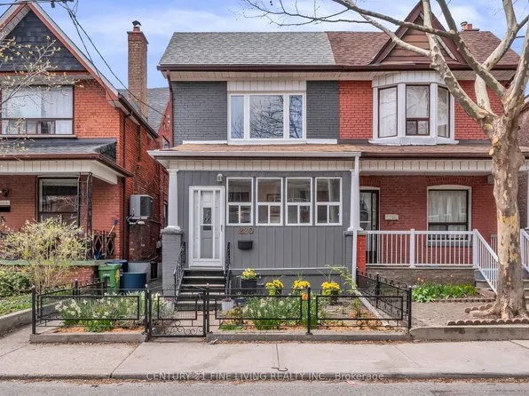 220 Saint Helens Ave, Toronto, ON M6H 4A3
