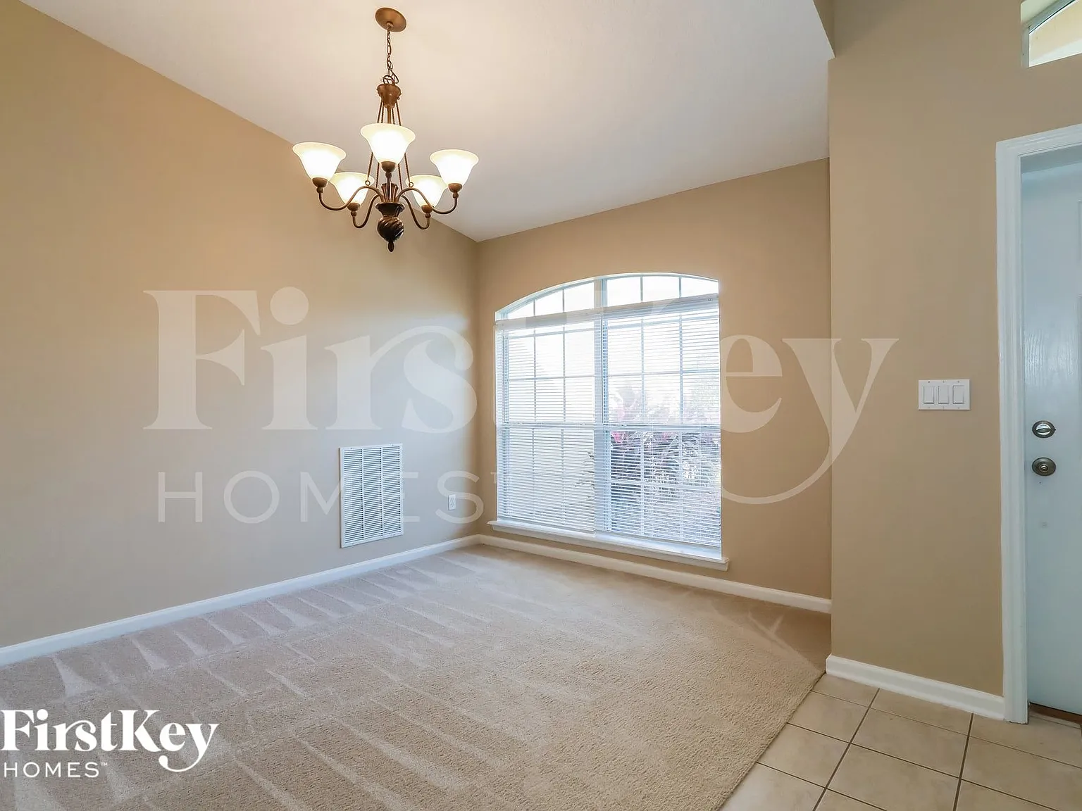 4 bed, 3.0 bath, 2441 sqft, $2,690 — Photo 4