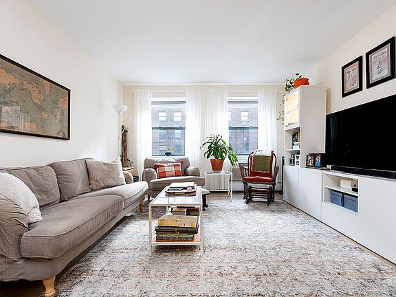 4th image of 130 Lenox Ave APT 405