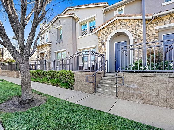 3rd image of 2234 Winifred St Unit 2