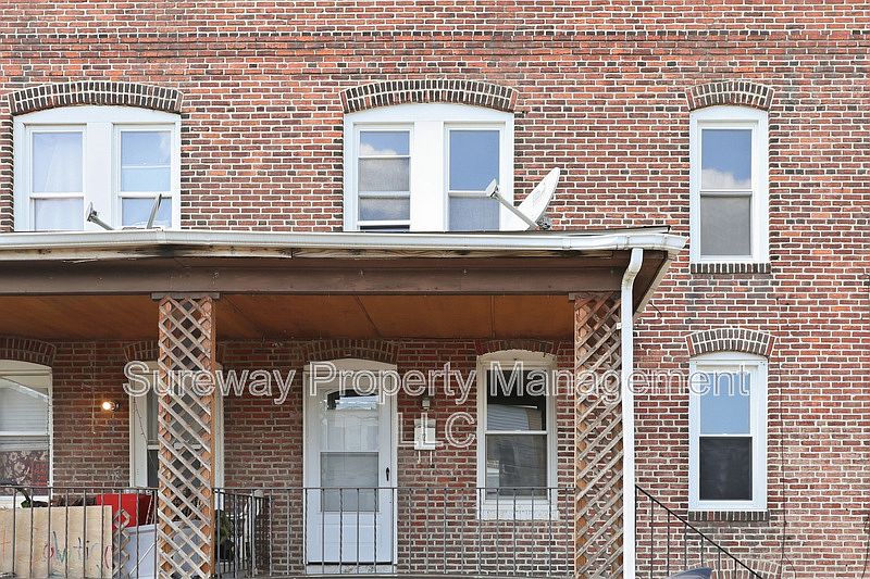 1st image of 12 W 8th St