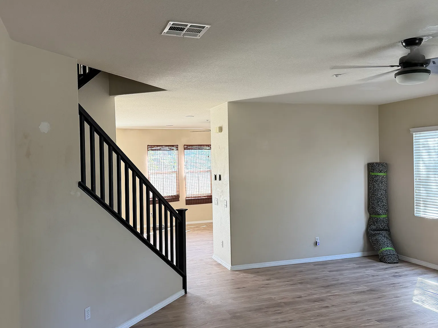 4 bed, 2800 sqft, $4,200 — Photo 2