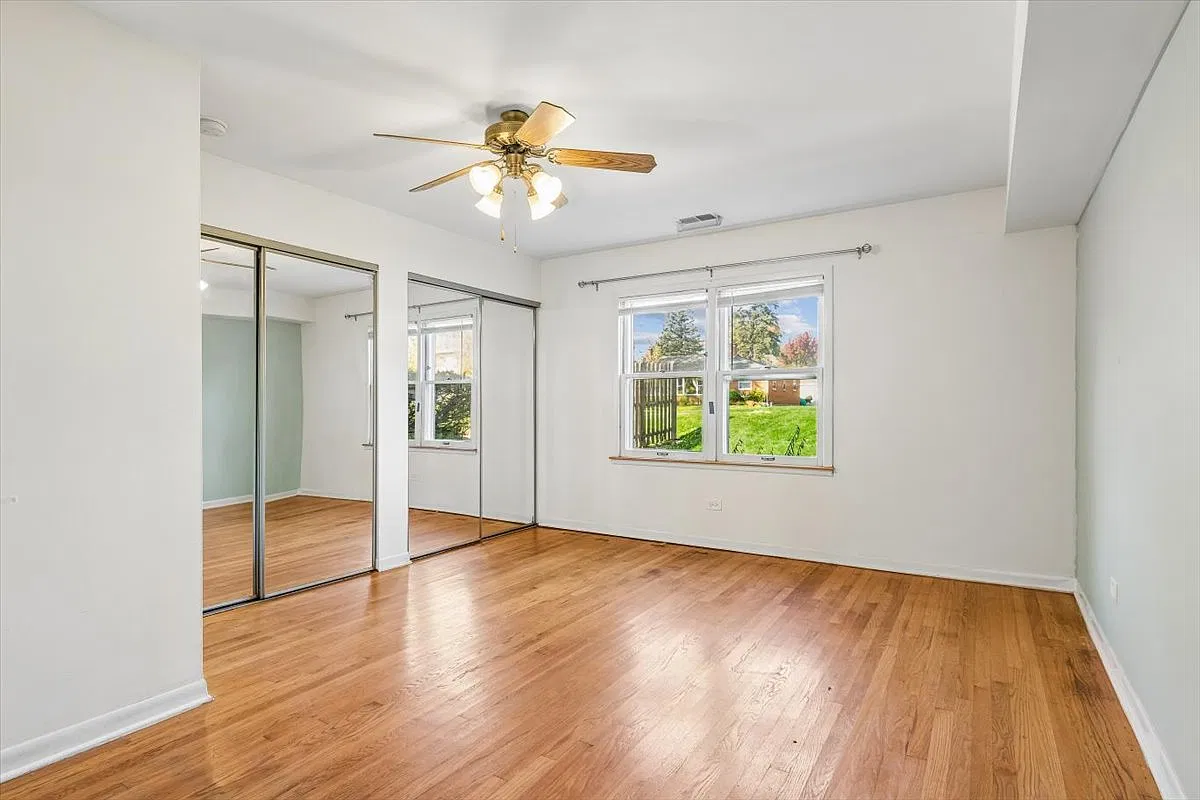 2 bed, 900 sqft, $1,800 — Photo 3