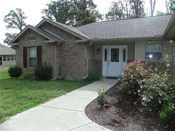 2nd image of 16 Harrington Dr