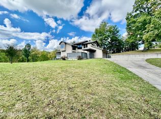 1065 Poplar Ln, Winfield, TN 37892