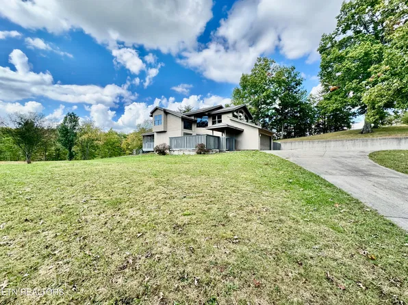 1065 Poplar Ln, Winfield, TN 37892