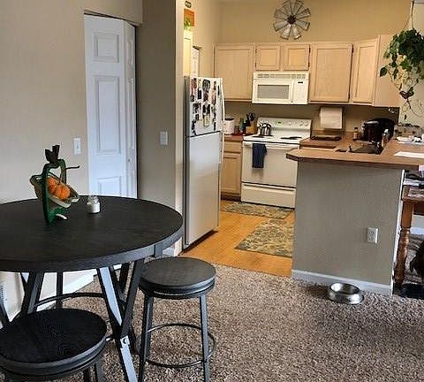 Kitchen and eating area