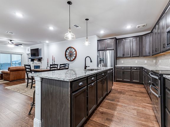 4th image of 651 N Watters Rd #3402