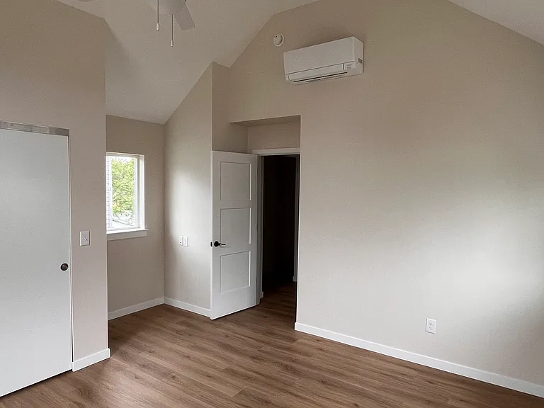 487-489 Mithoff St #487-489 — Photo 22