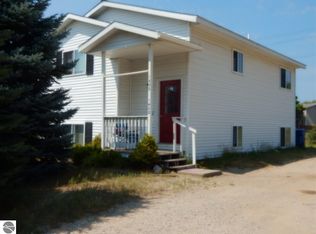 1400 & 1402 W Division St, Cadillac, MI 49601