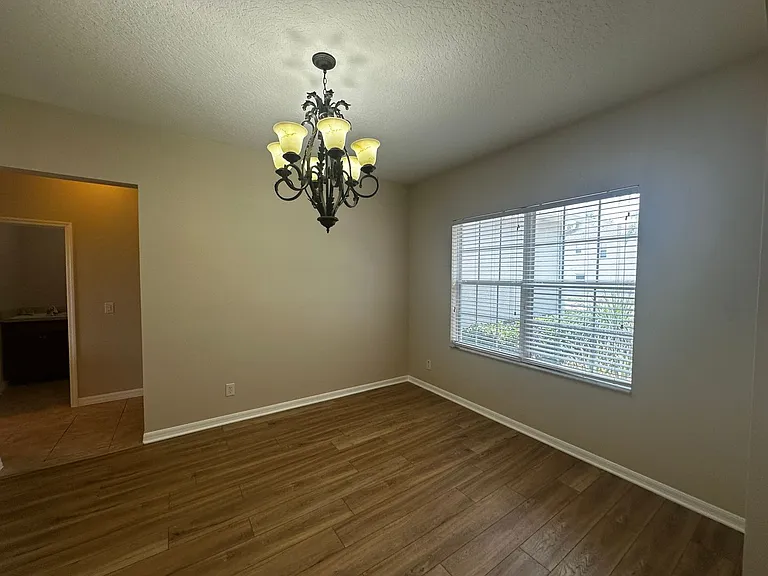 1904 Candlenut Cir — Photo 4