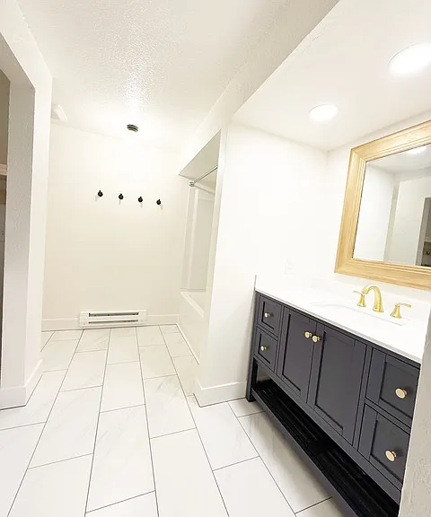 523 S Constitution Ave #B — Photo 16