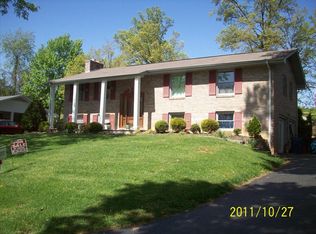 1100 Brockway Dr, Kingsport, TN 37663