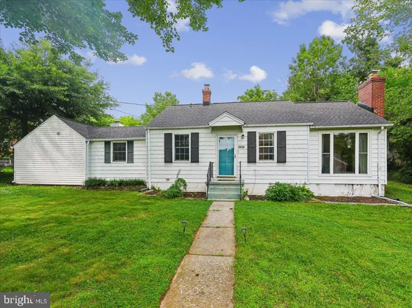 4247 Warren St, Marshall, VA 20115