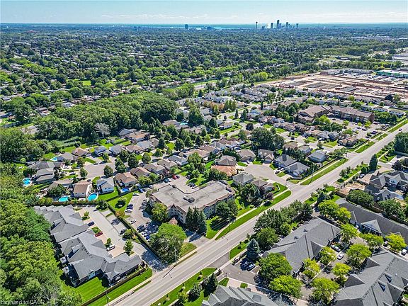 3rd image of 3364 Montrose Rd #108