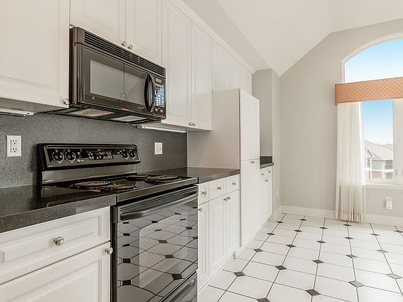 5th image of 12305 England St