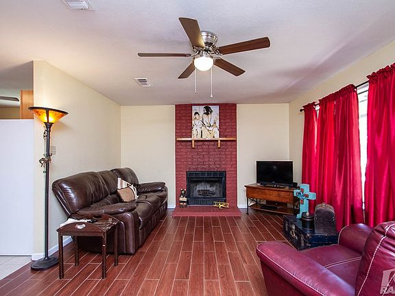 4th image of 1202 Nicole Ln