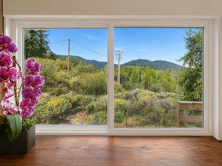 7985 Douglas Dr — Photo 17