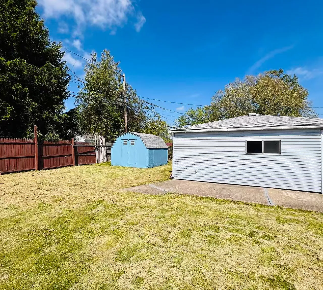 3 bed, 912 sqft, $1,900 — Photo 3