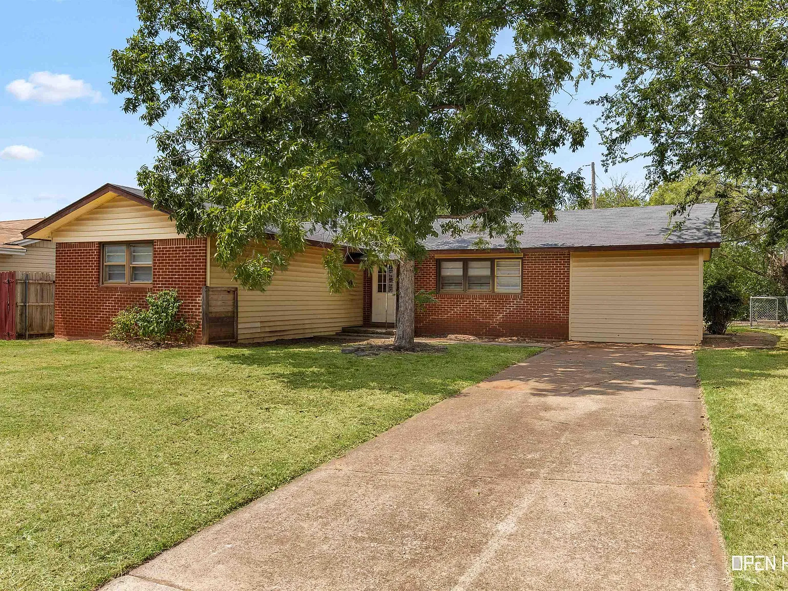 3 bed, 1.5 bath, 1536 sqft, $1,350 — Photo 2