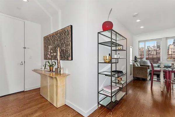 Rented by Compass | media 9