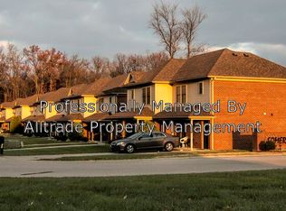 1202 Somerset Ct, Sellersburg, IN 47172