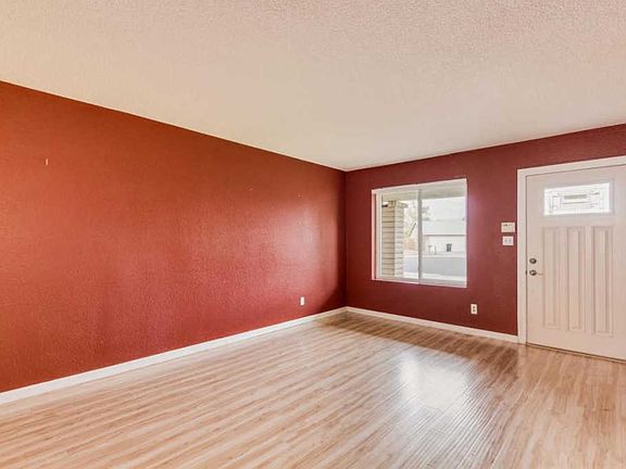 5th image of 1310 S Rose Cir