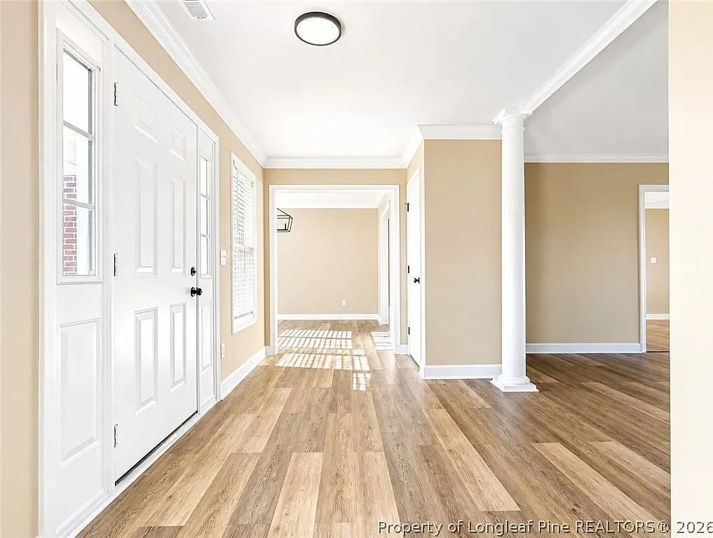 4 bed, 3.0 bath, 2326 sqft, $2,395 — Photo 4