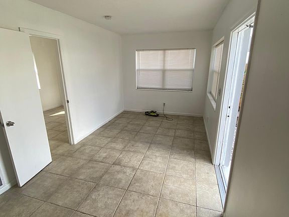 5th image of 304 SW 7th St