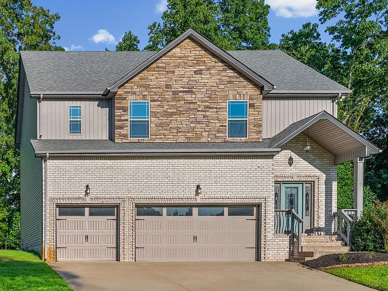 1381 Morning Star Dr — Photo 2
