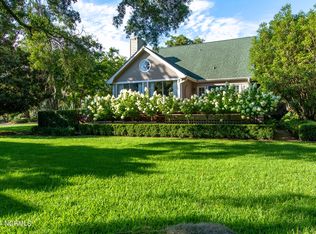 6 Oak Landing Rd, Wilmington, NC 28409