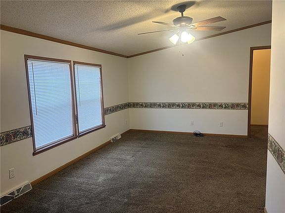 4th image of 903 Union St