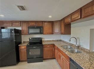 443 NE 195th St APT 345, Miami, FL 33179