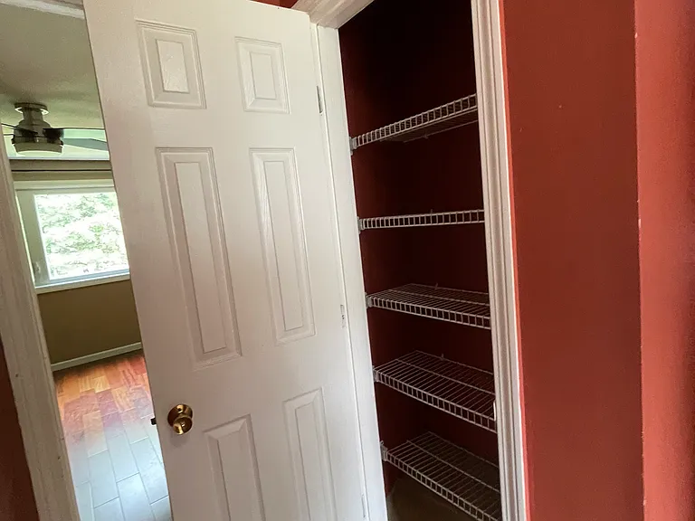 126 Oak Ridge Dr — Photo 8
