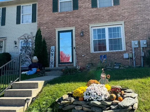 7 Johnamac N, Littlestown, PA 17340